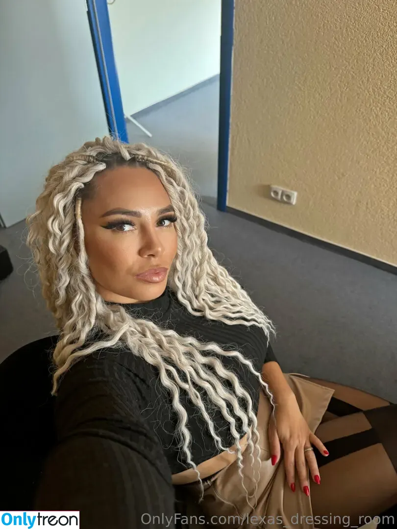 lexas_dressing_room nude photo #0329 (lexas_dressing_room)