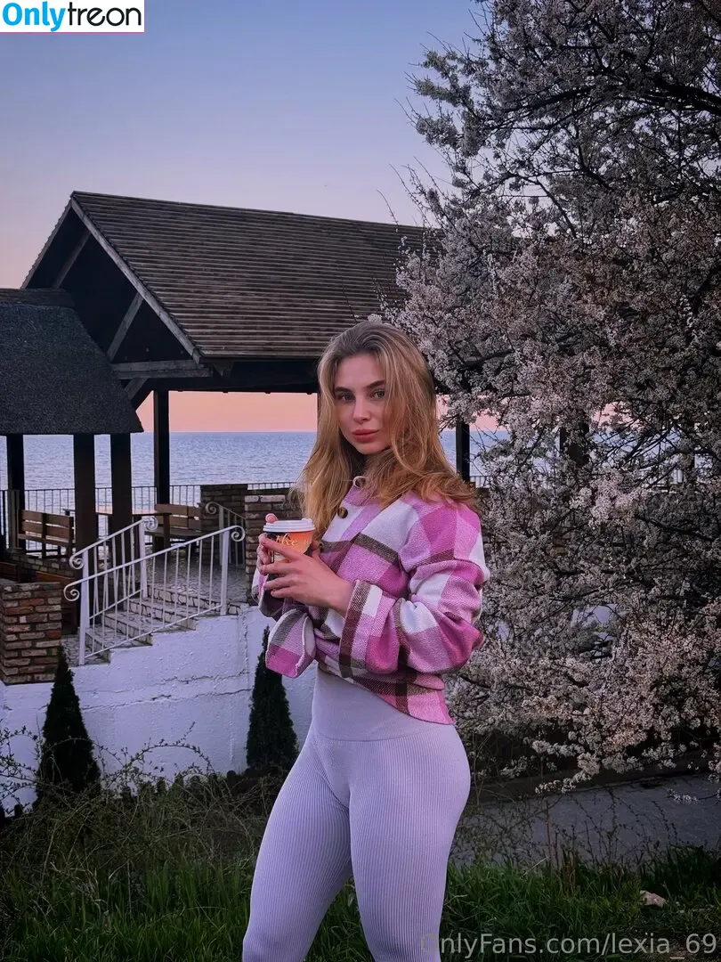 lexia_69 голая photo #0232 (ropotamnp)