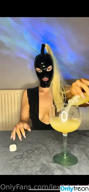 lexiblackedof / thelexiblack фото голая #0003