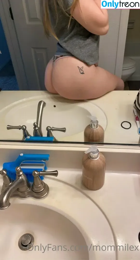 lexidoesntlikeyou nude photo #0014 (logicdoesntapply)