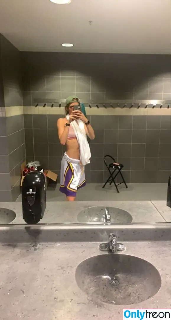 Lexie Hull- WNBA Basketballer голая photo #0015 (lexiehulll)
