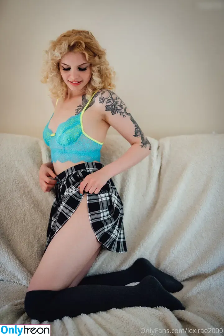 Lexilicious nude photo #0007 (Le_xxx_i2000 / taste-of-lexi)