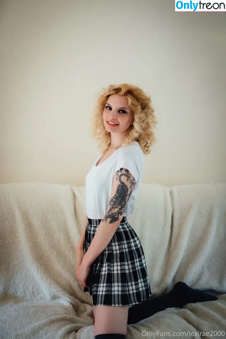 Lexilicious nude photo #0027 (Le_xxx_i2000 / taste-of-lexi)