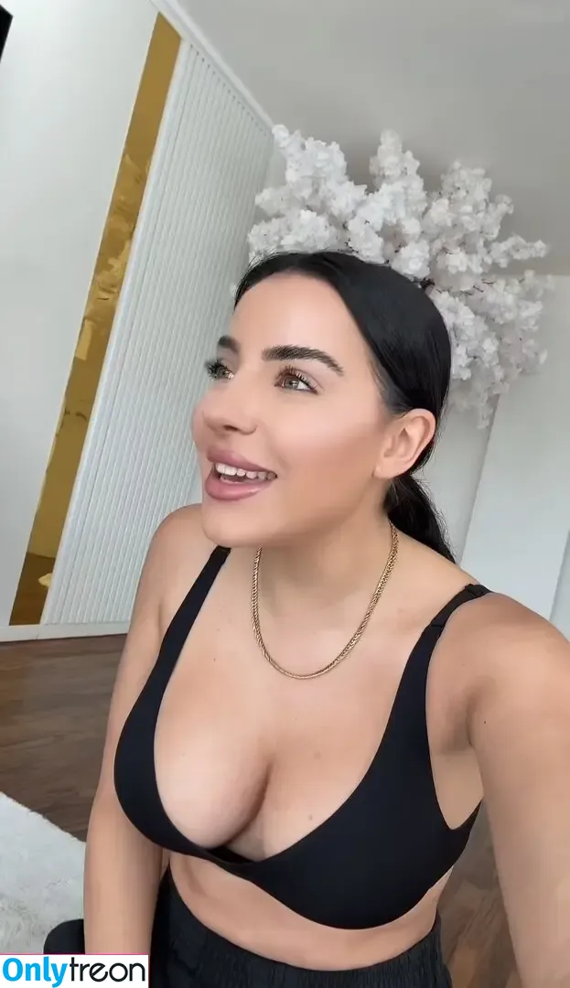 Leyla Lahouar голая photo #0146 (leylalahouar)