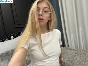 lia.luxe / lia_luxelia nude photo #0015