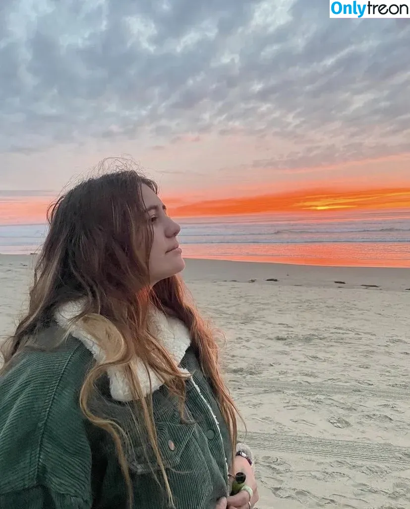 Lia Marie Johnson голая photo #0054 (LiaMarieJohnson / lia)