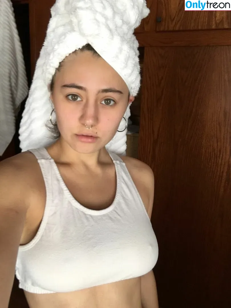 Lia Marie Johnson nude photo #0207 (LiaMarieJohnson / lia)