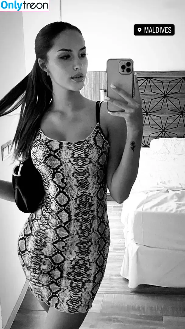 Lia Roul nude photo #0046 (_liaroul)