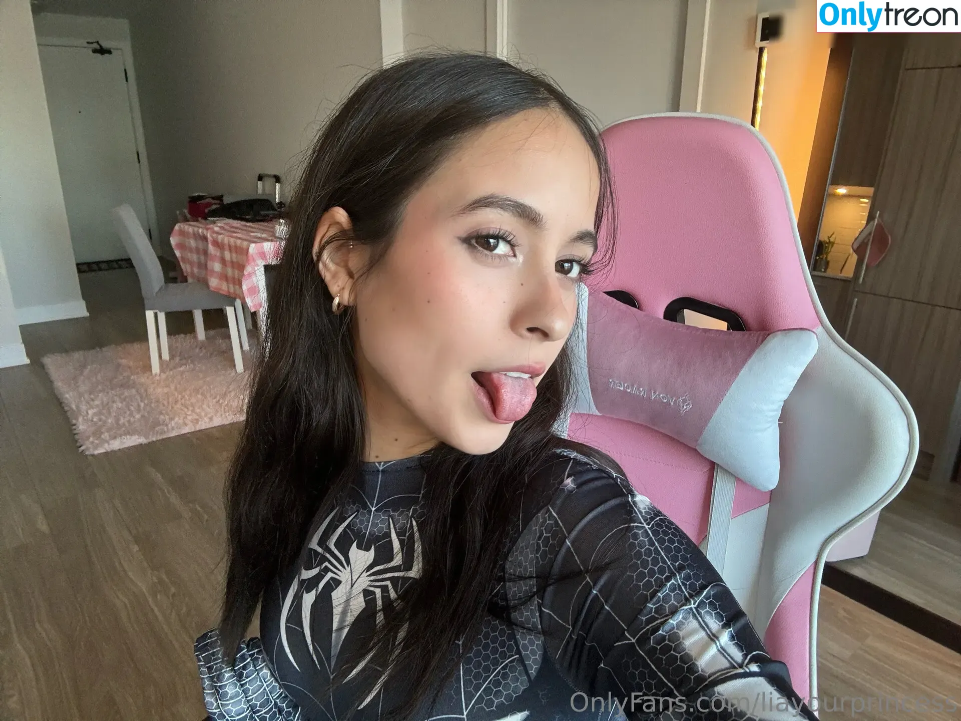 liayourprincess nude photo #0097 (lianaprincess)