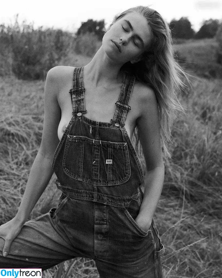 Lieke Van Der Hoorn голая photo #0021 (liekevdhoorn)