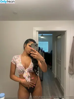 lightskinkim / kim / lightskinkimmm nude photo #0008