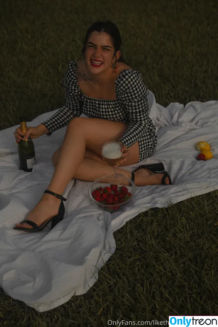 likethebugortheletter nude photo #0071 (likethebugortheletter)
