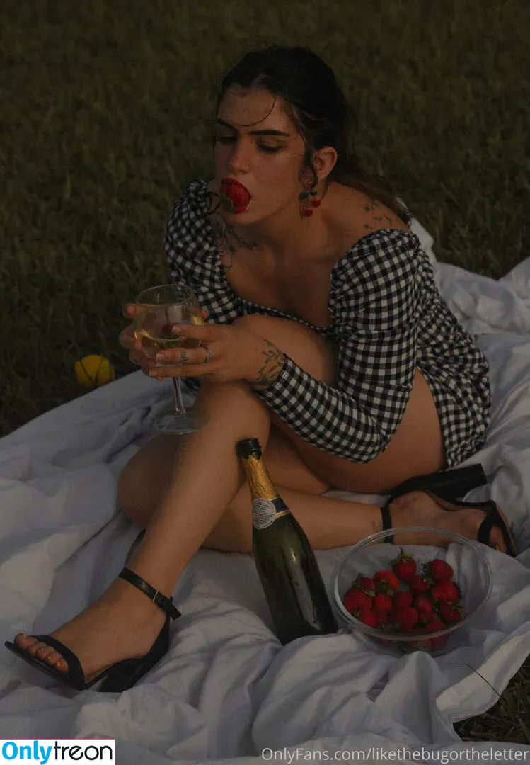 likethebugortheletter nude photo #0074 (likethebugortheletter)