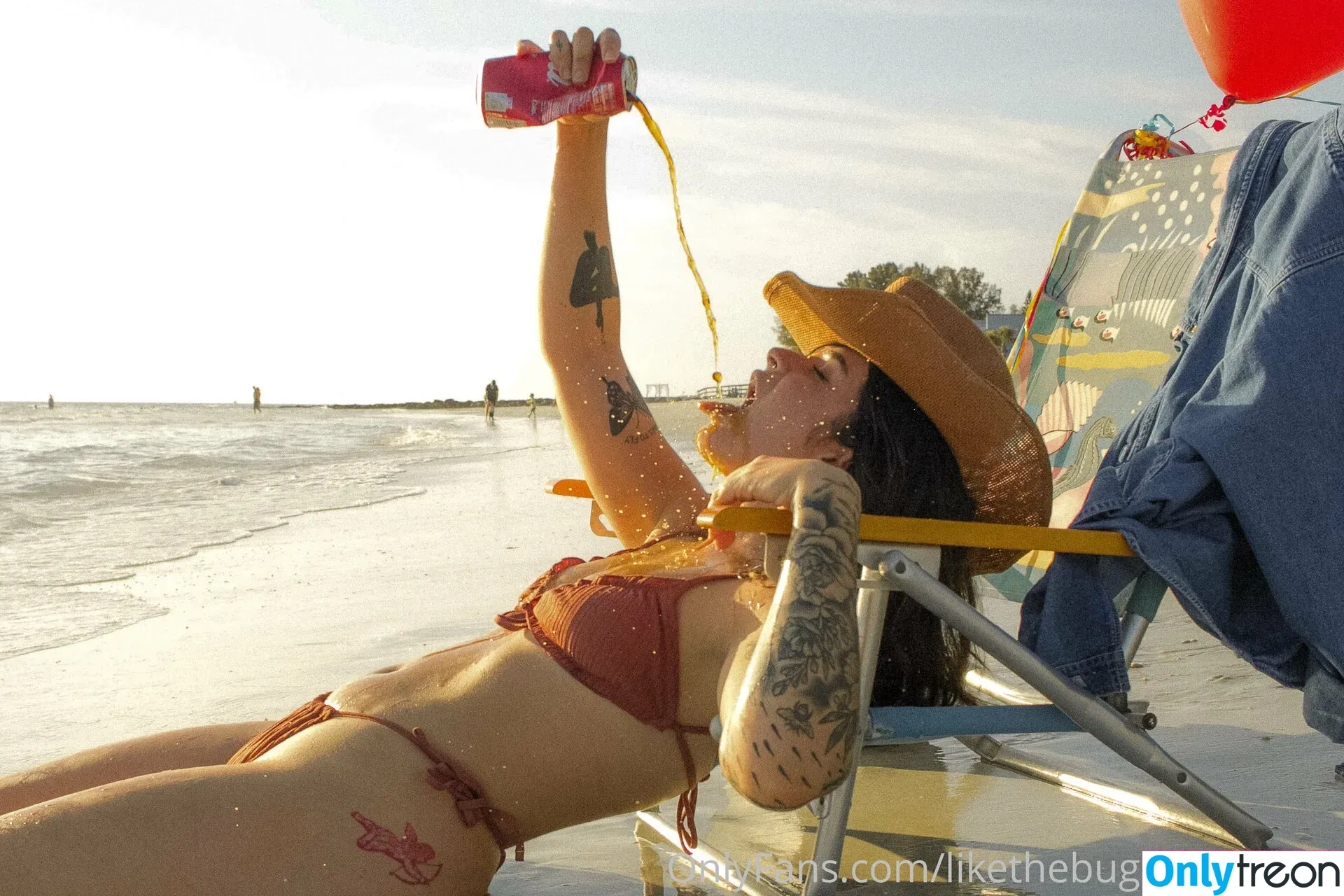 likethebugortheletter nude photo #0090 (likethebugortheletter)