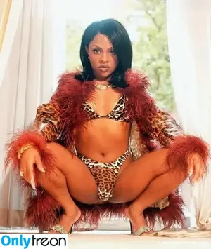 Lil' Kim / lilkimthequeenbee nude photo #0022