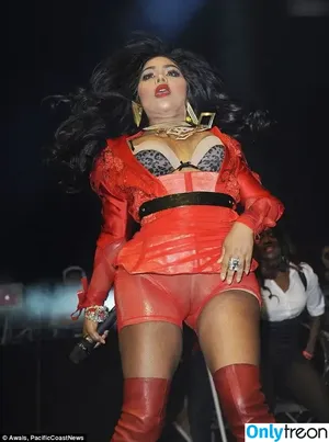 Lil' Kim / lilkimthequeenbee nude photo #0040