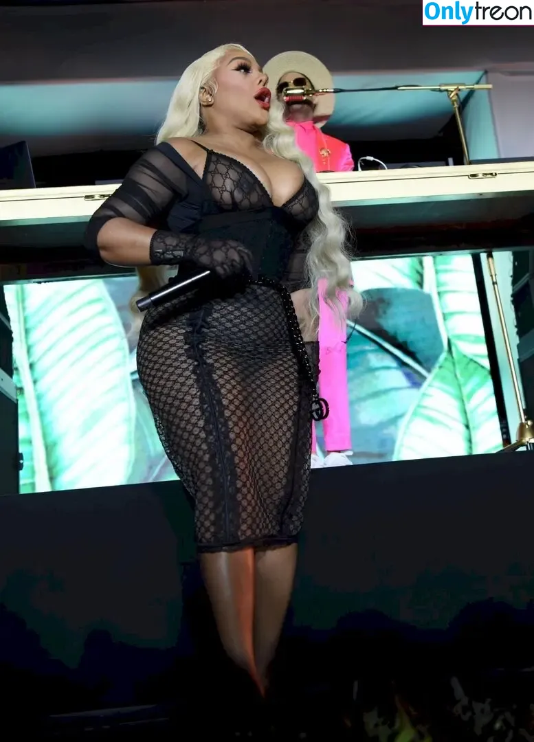 Lil' Kim nude photo #0046 (lilkimthequeenbee)