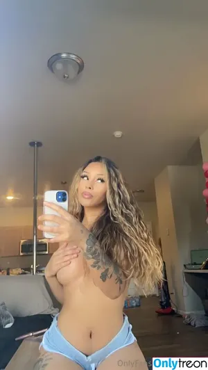 lil.bony1 / Bonnie / babybonnie115 / lil.bony nude photo #0060