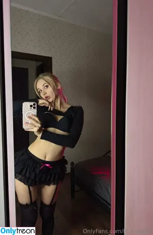 lil_lunabell / lill.unabelle nude photo #0023