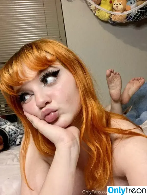 Lil Strawbs голая photo #0002 (Lilstrawbs666 / nutonmybangz)