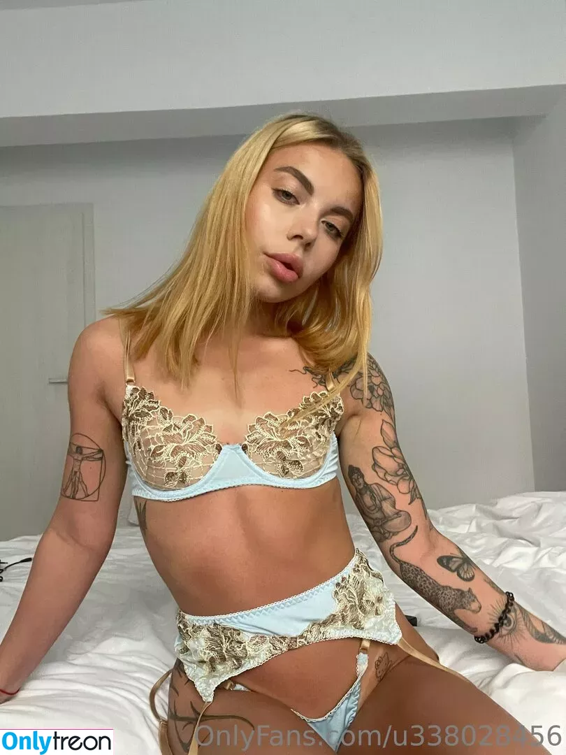 lila_blondie nude photo #0004 (lilablondie)