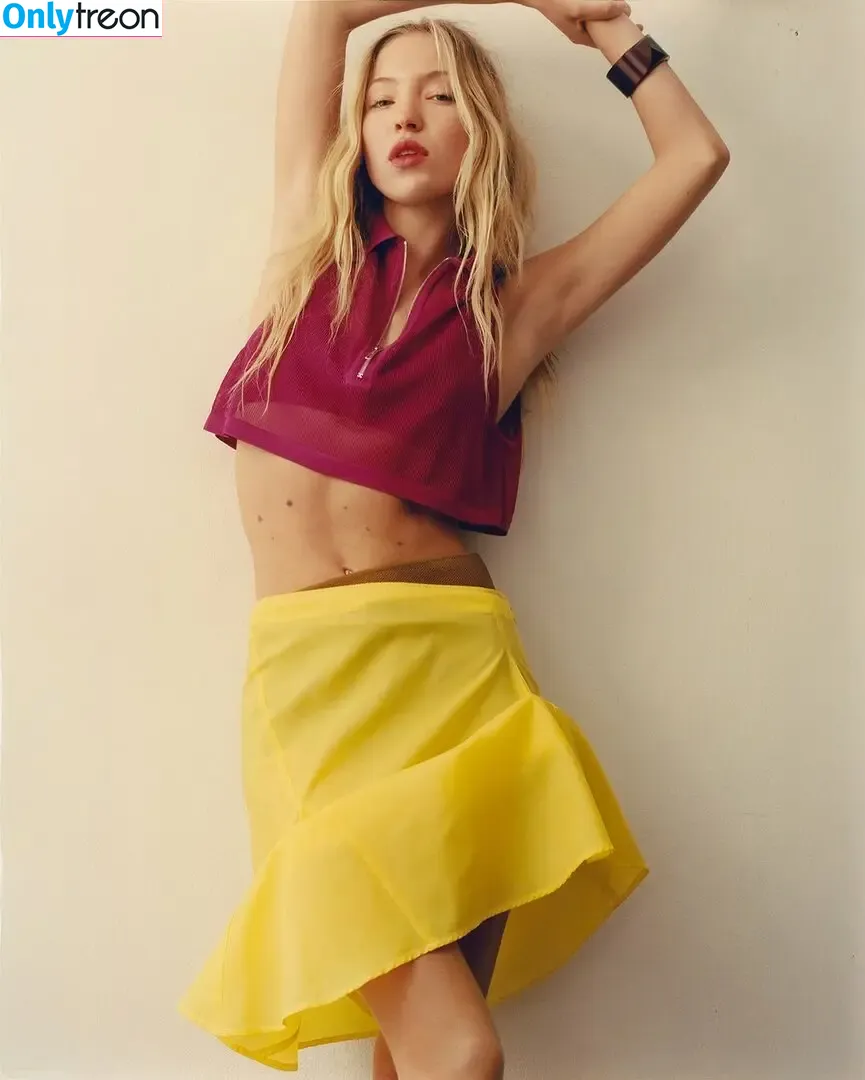 Lila Moss голая photo #0110 (lilamoss)