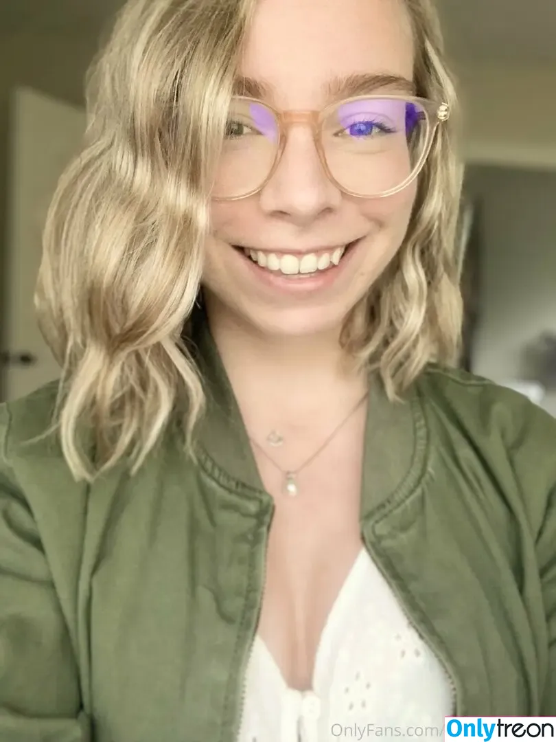 Lilahlavender голая photo #0007 (Lavenderbxby / Lilahlavenderxo)