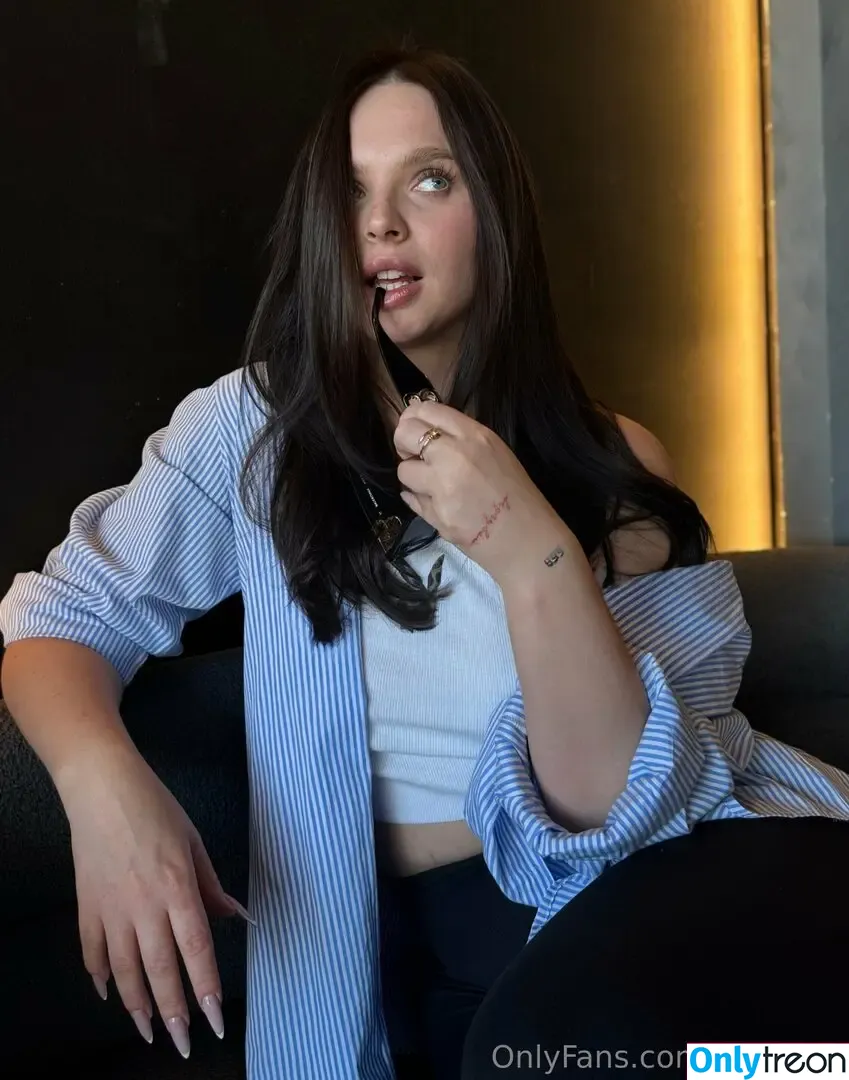 lilathrills nude photo #0142 (lilanaruse)
