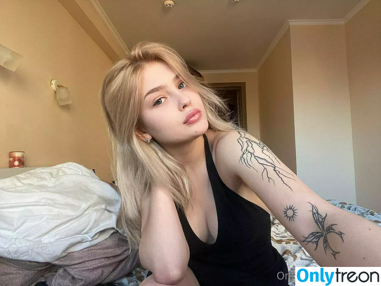 lilaxshy голая photo #0043 (lilalol / lilaxshay)