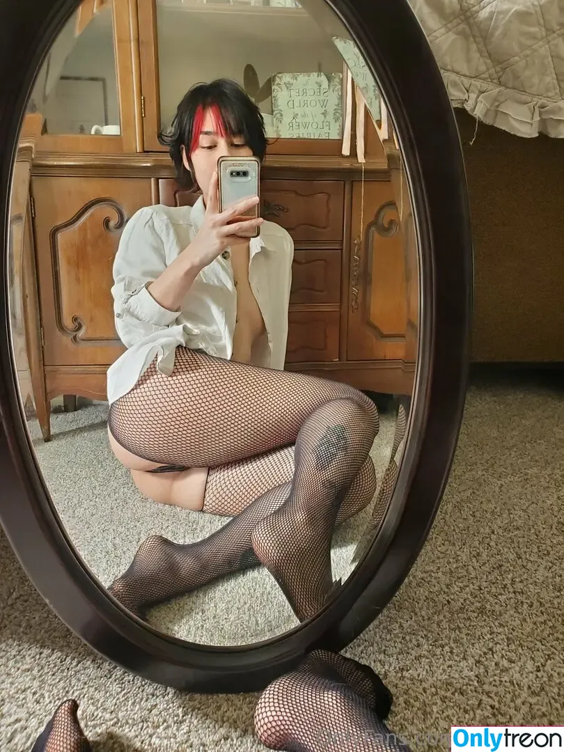 lilbathory nude photo #0294 (lil.bathory)