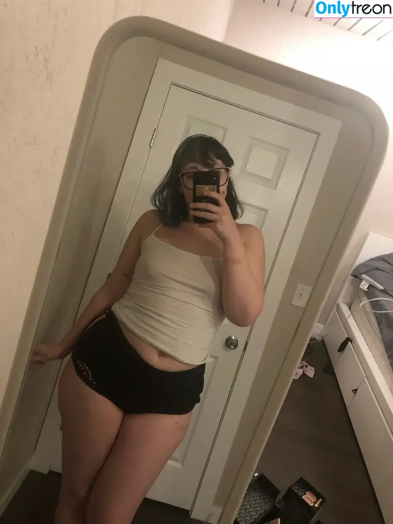 Lilbunnybab nude photo #0015 (Moonn-princesss / lilbunny.baby / lilbunnybabyx)