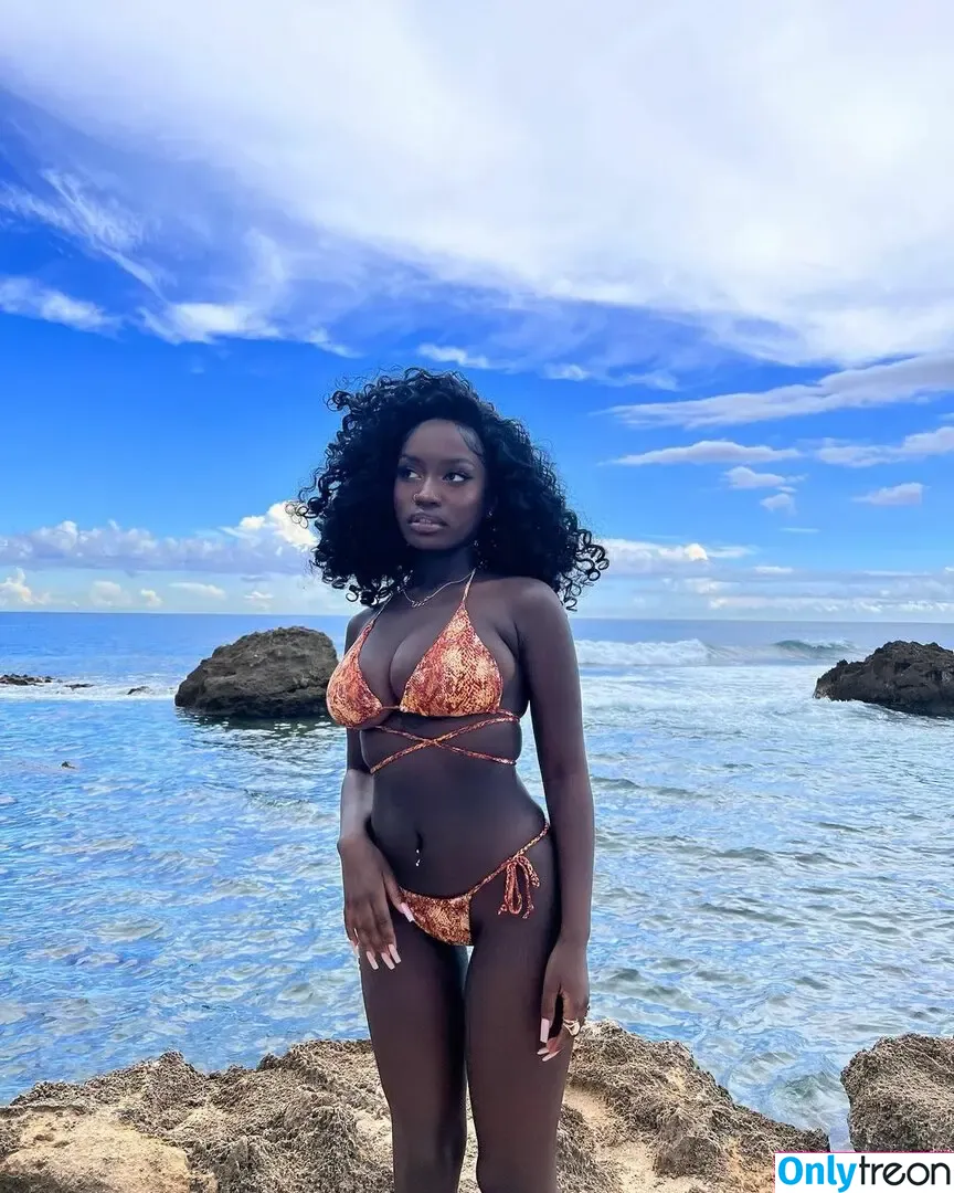 lilcozi nude photo #0021 (lilcozi)