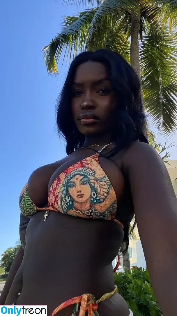 lilcozi nude photo #0026 (lilcozi)