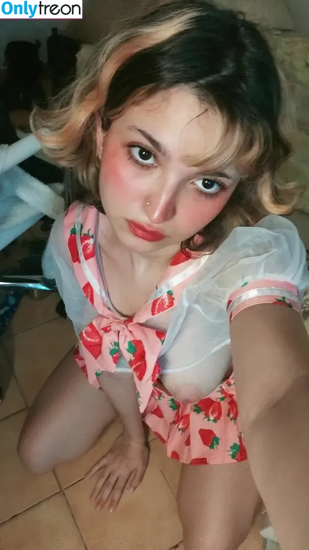 Lilcutiecherie голая photo #0037 (angelicwaifu_ / lilcutie_22 / lilcutiekay)