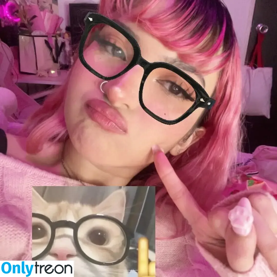Lilcutiecherie голая photo #0122 (angelicwaifu_ / lilcutie_22 / lilcutiekay)