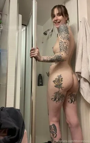 lilhoneybeez / lil.honeybeez nude photo #0016
