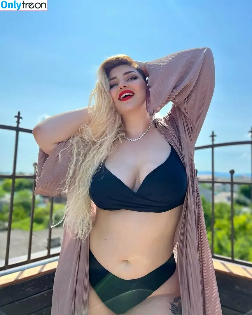 Lili Marko nude photo #0003 (limark13)
