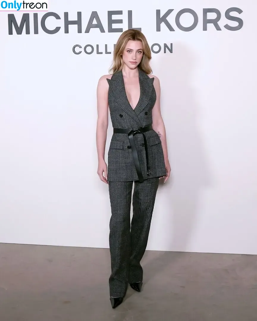 Lili Reinhart голая photo #1192 (Unpublished Photos / lilireinhart)