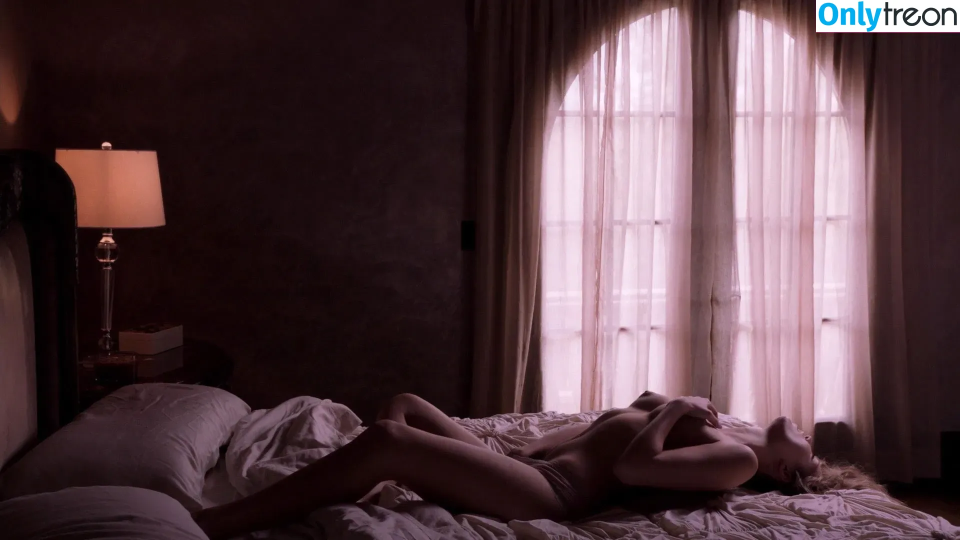 Lili Simmons nude photo #0057 (jasminesimmons / liliflower33)