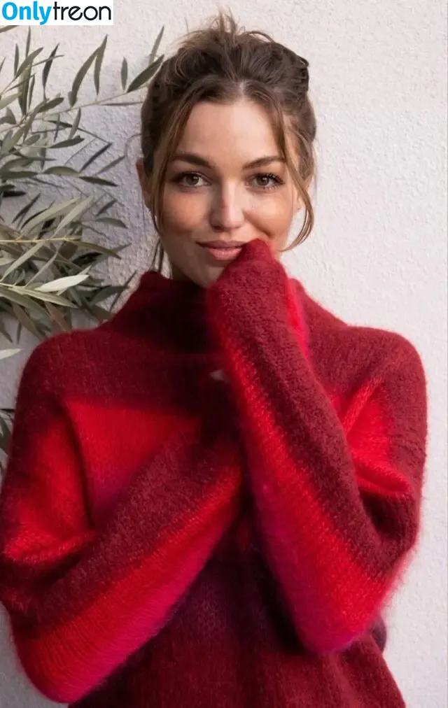 Lili Simmons голая photo #0263 (jasminesimmons / liliflower33)