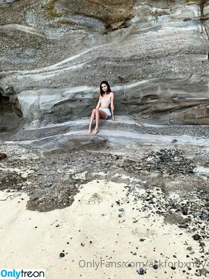 liliabxnny / lila_baybee nude photo #0004