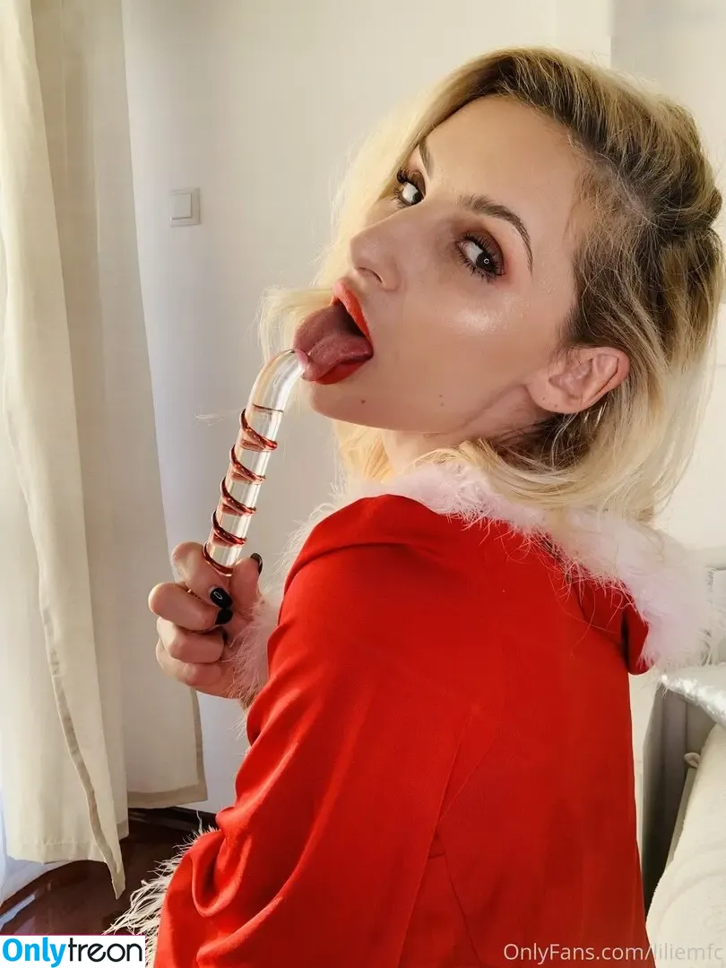 Lilie_ / LilieMFC nude photo #0001 (Lilie_ / LilieMFC)