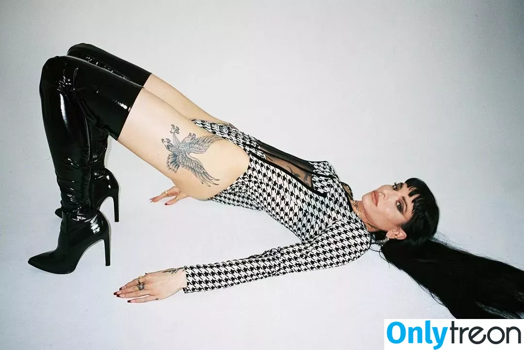 Lilith Czar голая photo #0007 (Juliet Simms / LilithCzar / darrentruth)