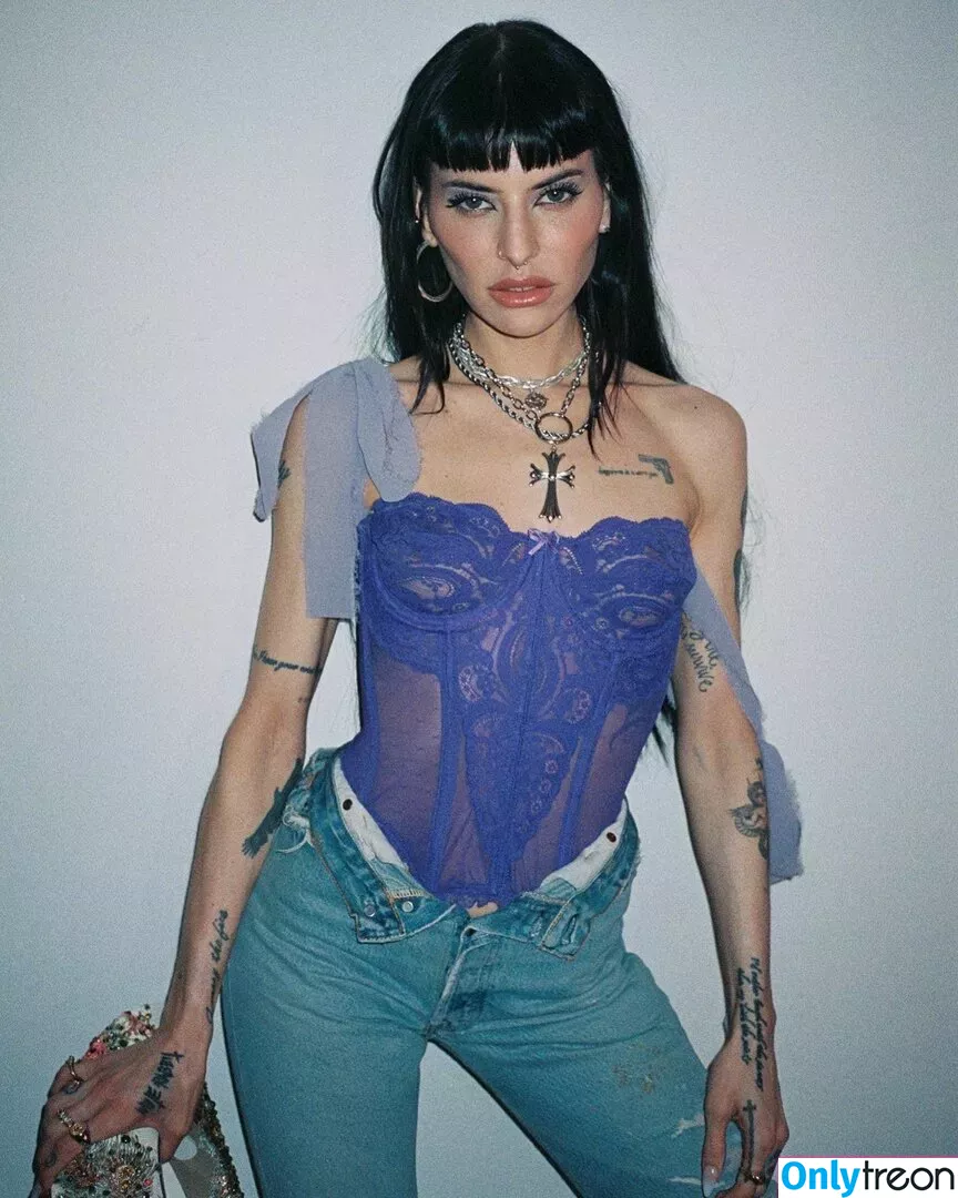 Lilith Czar голая photo #0015 (Juliet Simms / LilithCzar / darrentruth)