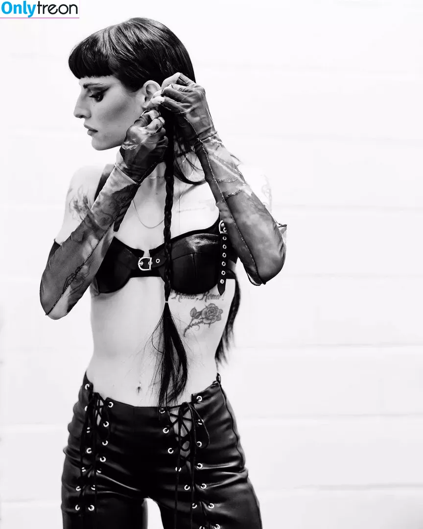 Lilith Czar голая photo #0020 (Juliet Simms / LilithCzar / darrentruth)