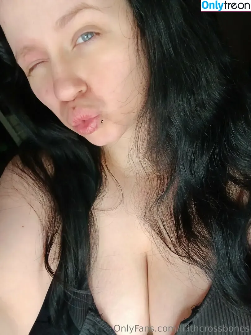 lilithcrossbones nude photo #0439 (lilithcrossbones)