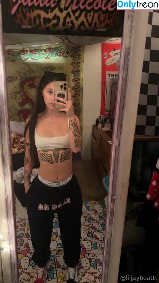 liljayboattt nude photo #0049 (liljayboat)