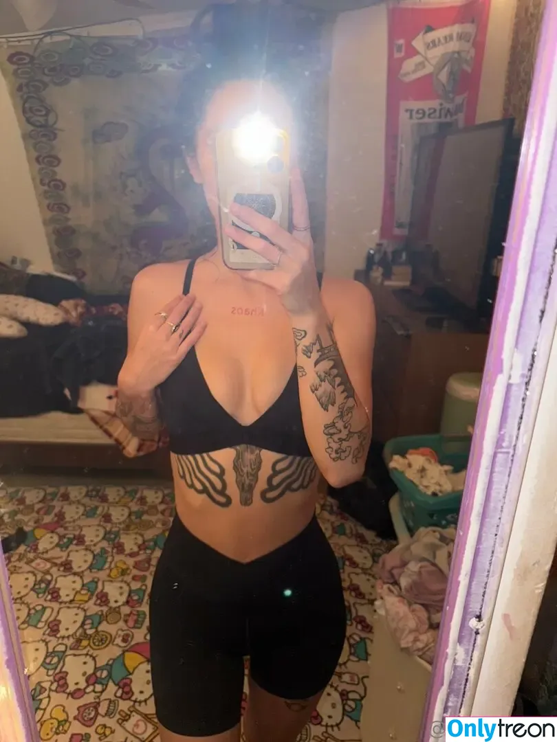 liljayboattt nude photo #0051 (liljayboat)