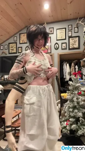 Liljellyshark nude photo #0007