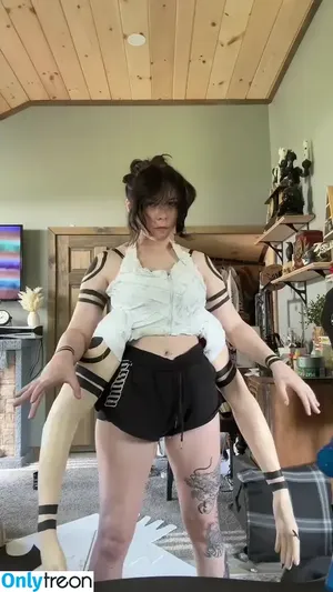 Liljellyshark nude photo #0010